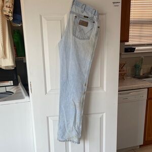 Wrangler Men's Light Blue Straight Jeans